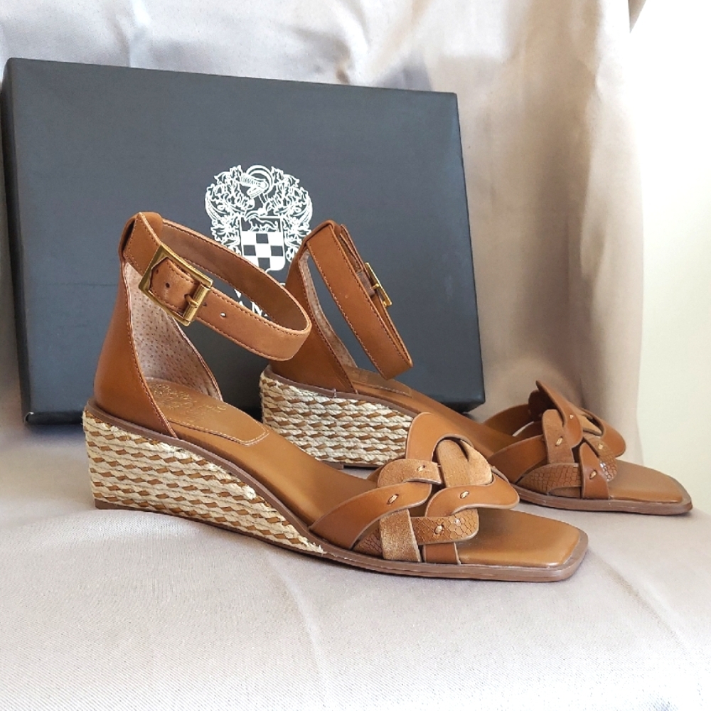 Vince Camuto Shoes, Size 8W, Leather, Wedge Heel, Ankle Strap, Gold Buckle‎ NEW!